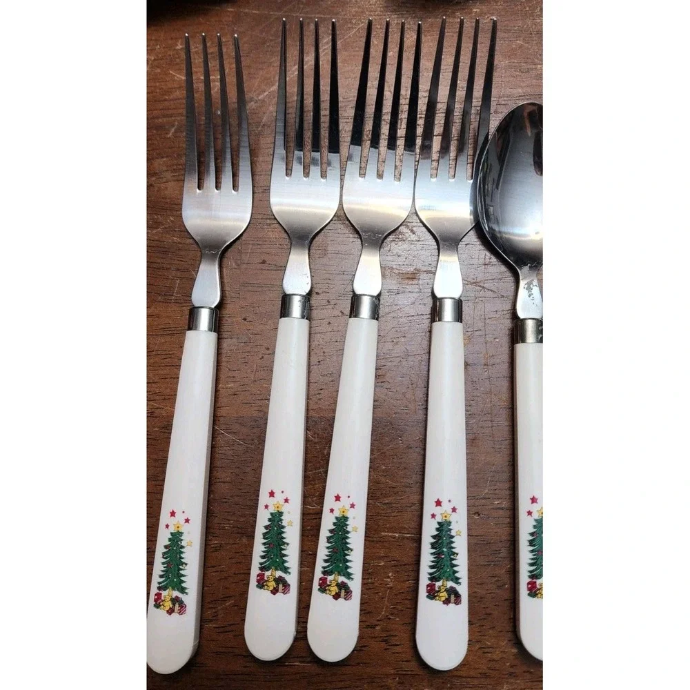 12 Salem Christmas Eve Flatwear Stainless White Plastic Lot Of 12 Set Silverwar